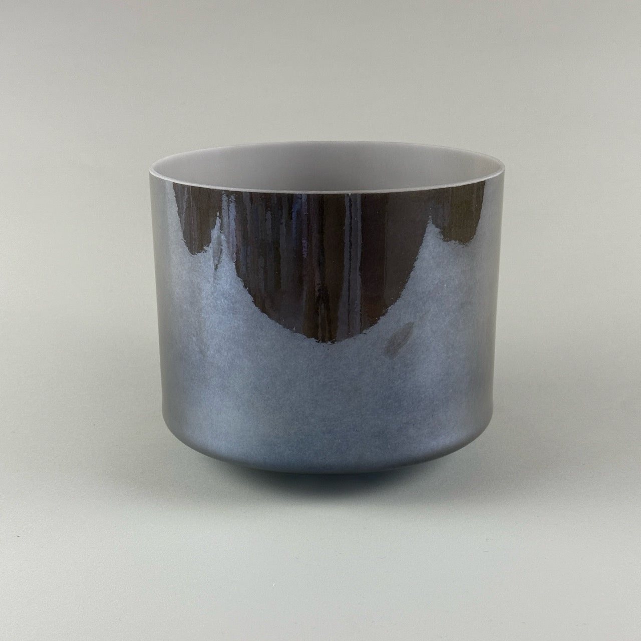 9” A+30 Charcoal, Palladium Alchemy™ Crystal Bowl (Side View)
