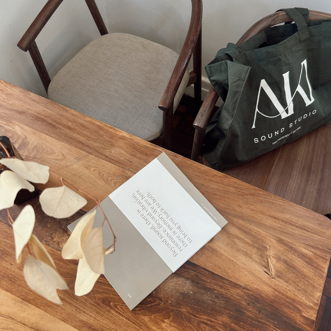 AKI Sound Studio Level 2 - Brochure and Bag